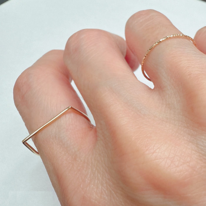 LA直輸入 14K ゴールドリング MTF3020-7 ストレートバー スタッキングリング US7 ユニセックス 指輪 華奢リング 重ね付け シンプル 本物 14金 ギフト保証付