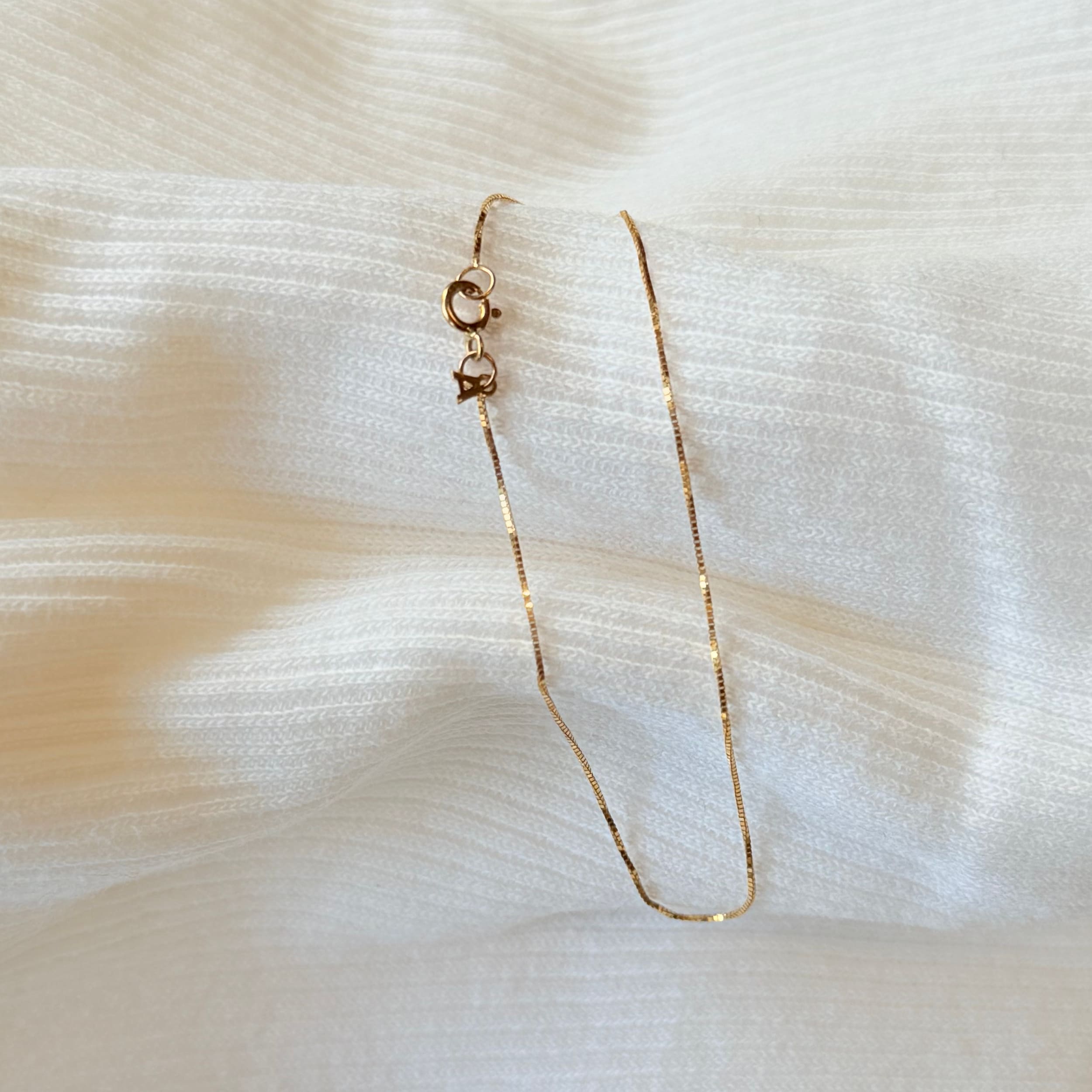 ARTAUM 普段着に合うジュエリー直輸入 14K Gold Yellow 0.5mm Classic Box Chain NE030 ブレスレット 17cm レディース ユニセックス 14K 資産価値 華奢 シンプル 本物 保証付き