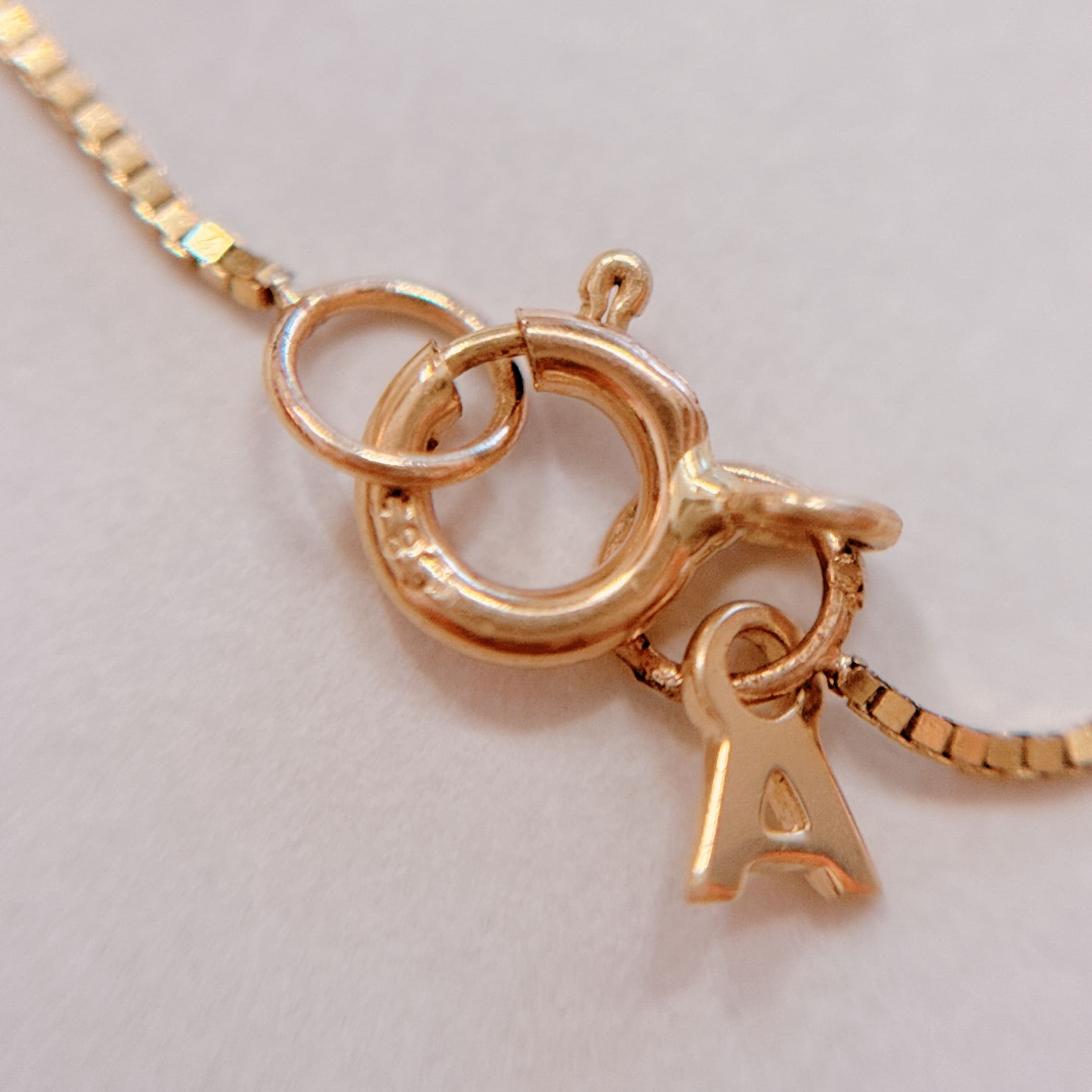 ARTAUM 普段着に合うジュエリー直輸入 14K Gold Yellow 0.5mm Classic Box Chain NE030 ブレスレット 17cm レディース ユニセックス 14K 資産価値 華奢 シンプル 本物 保証付き