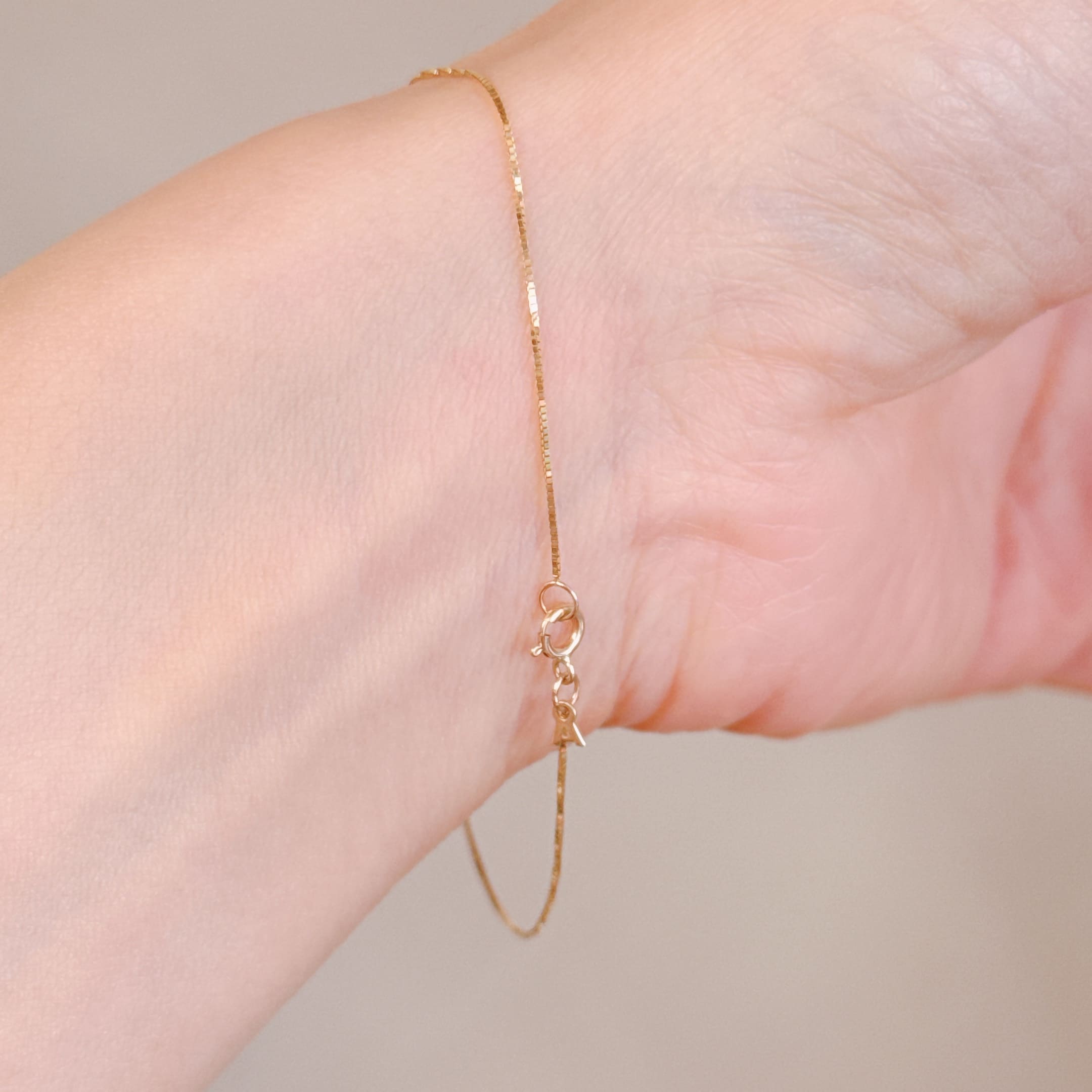 ARTAUM 普段着に合うジュエリー直輸入 14K Gold Yellow 0.5mm Classic Box Chain NE030 ブレスレット 17cm レディース ユニセックス 14K 資産価値 華奢 シンプル 本物 保証付き