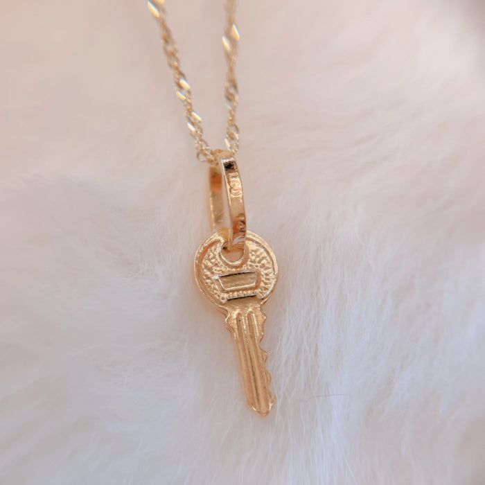 14K ゴールド 鍵モチーフ ペンダントトップ Small KEY ネックレスチャーム PT465 メンズ レディース ユニセックス アメリカ輸入 セレクト ジュエリー ギフト対応