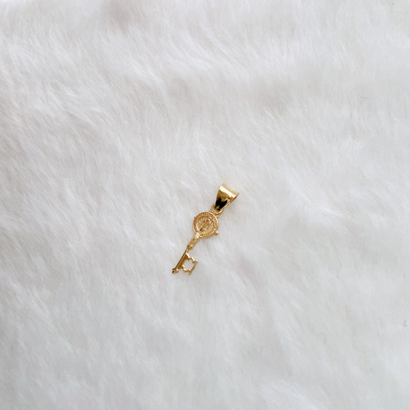 LA直輸入 14K カリフォルニアゴールド Key ペンダントトップ PT831 チャーム 鍵モチーフ 14金ジュエリー レディース メンズ ギフト 資産価値 保証付き