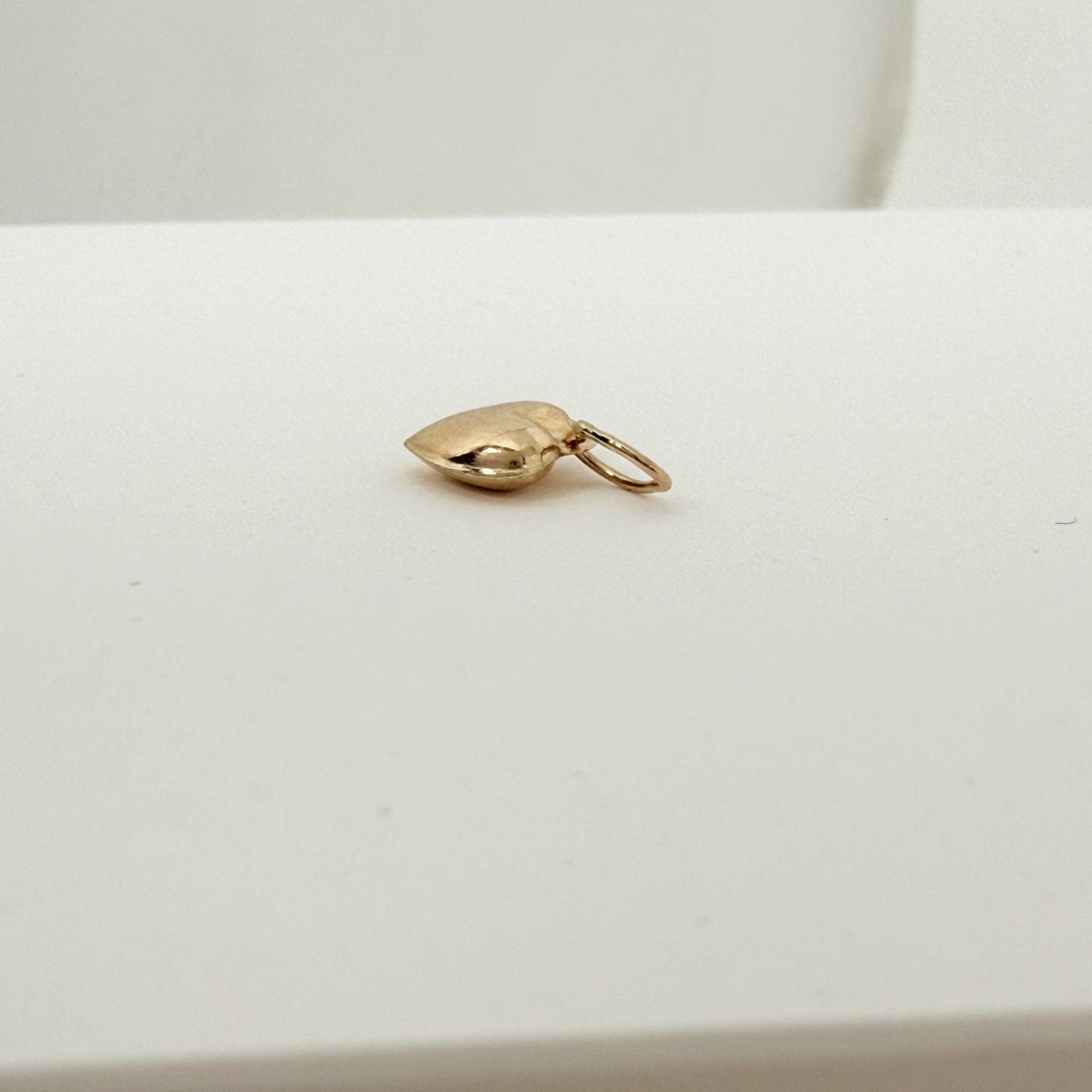 【14K本物ゴールド】ぷっくりハート ペンダントトップ/ミニサイズ 6mm Puffy Heart Charm/デイリージュエリー/ユニセックス/つけっぱなしOK/ギフト対応 ANF-1007