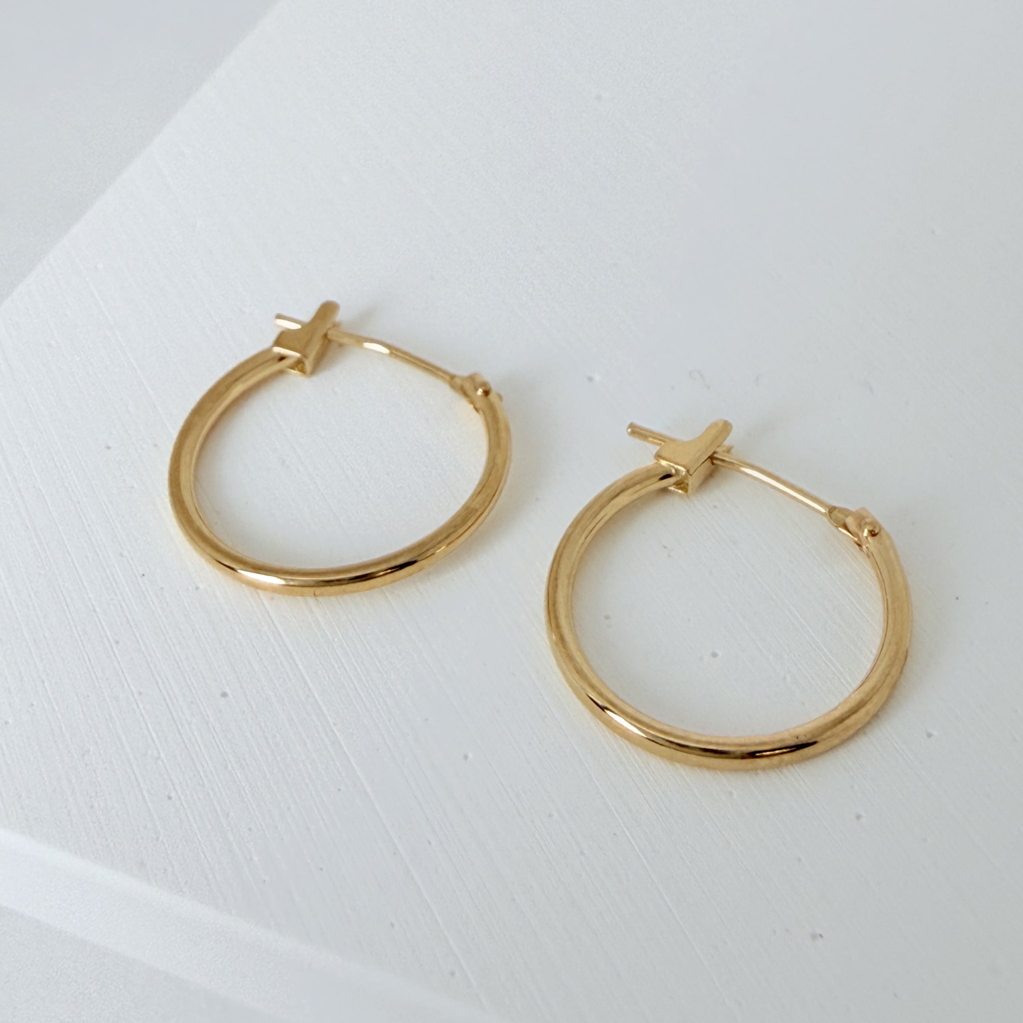 LA直輸入 14K イエローゴールド 16mm ラウンドフープピアス シンプル 1.2mm ラウンドチューブ クリックフープ 本物ゴールド ピアス