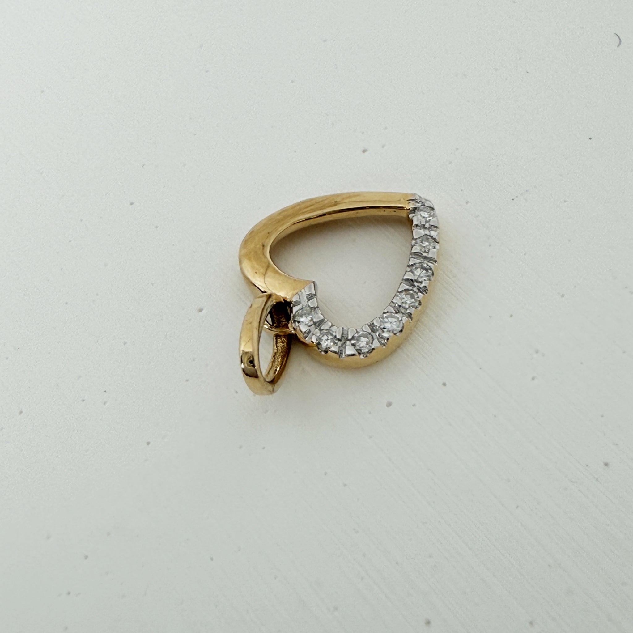 14K ダイヤモンド オープンハート ペンダントトップ 10mm|本物の金×天然ダイヤ×つけっぱなしOK|大人可愛いジュエリー PAF30693