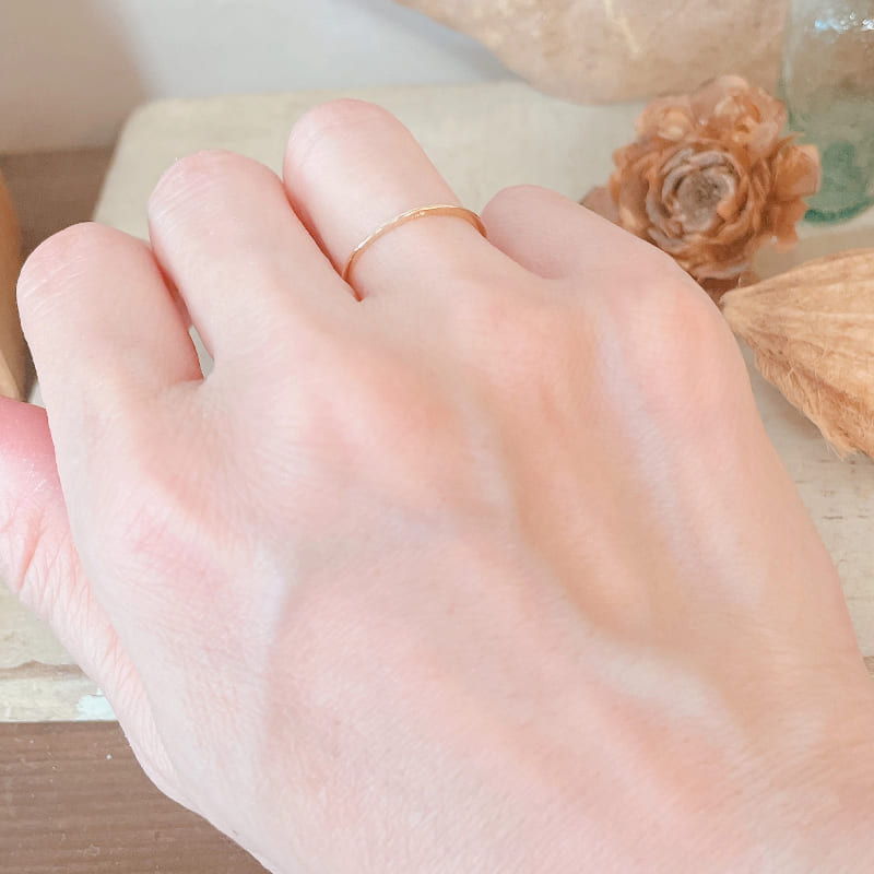 ARTAUM｜14K ゴールド フラットスキンリング 9号 華奢でシンプルな極細リング｜つけっぱなしOK ペアリングにもおすすめ NESR-9