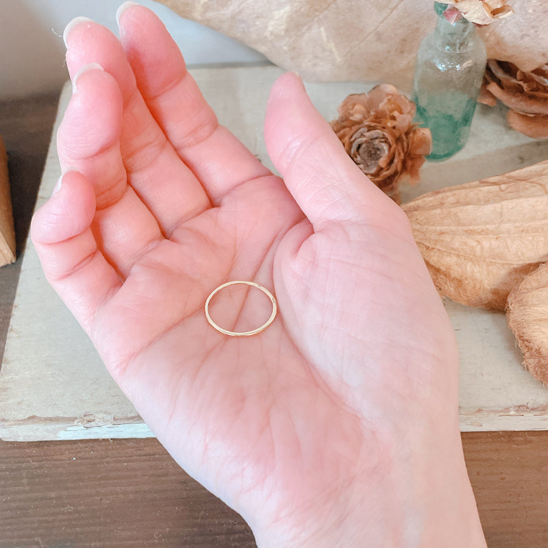 ARTAUM｜14K ゴールド フラットスキンリング 9号 華奢でシンプルな極細リング｜つけっぱなしOK ペアリングにもおすすめ NESR-9