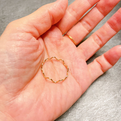 ARTAUM 14K 14金 レディース メンズ ゴールド リング WaveRing 26号 NE012-26 華奢 シンプル 極細 つけっぱなし デザインリング