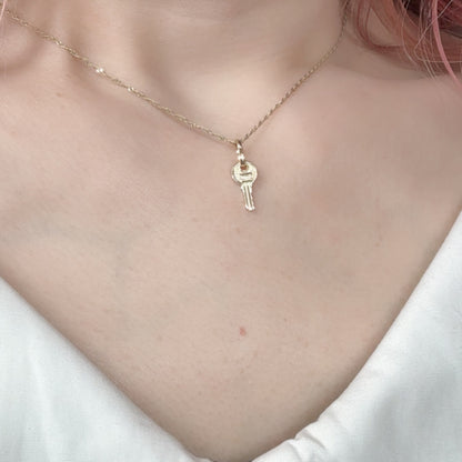 14K ゴールド 鍵モチーフ ペンダントトップ Small KEY ネックレスチャーム PT465 メンズ レディース ユニセックス アメリカ輸入 セレクト ジュエリー ギフト対応