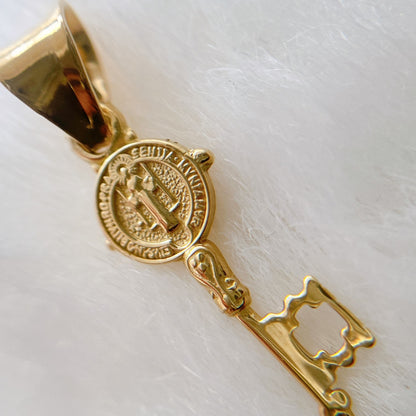 LA直輸入 14K カリフォルニアゴールド Key ペンダントトップ PT831 チャーム 鍵モチーフ 14金ジュエリー レディース メンズ ギフト 資産価値 保証付き