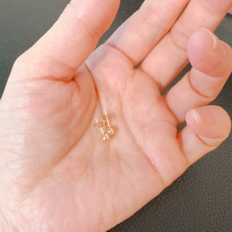 普段着に合うジュエリー 直輸入14Kゴールド 14Kゴールド スタッズピアス 4mm ST163｜資産価値のある本物の金｜デイリー＆ギフトに最適