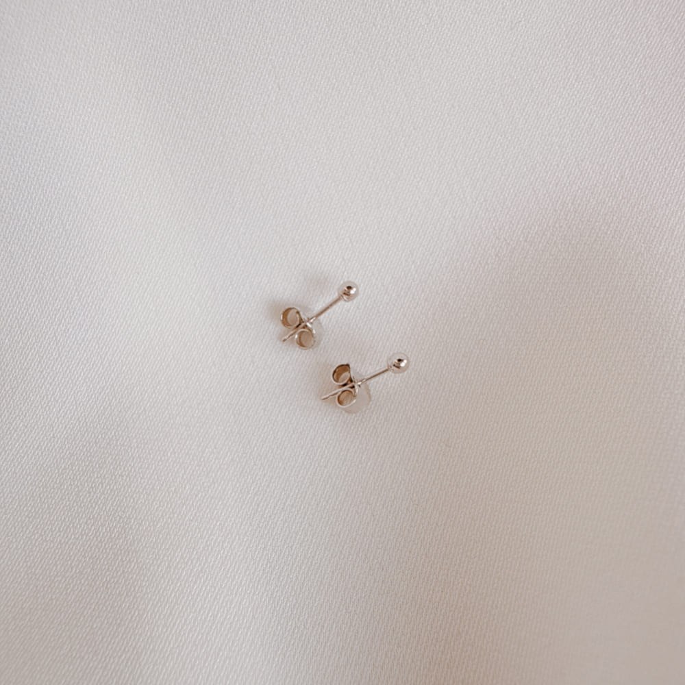 直輸入 14K ホワイトゴールド スタッズピアス 2mm ST780｜資産価値ある本物を日常＆ギフトに 生涯買取保証付