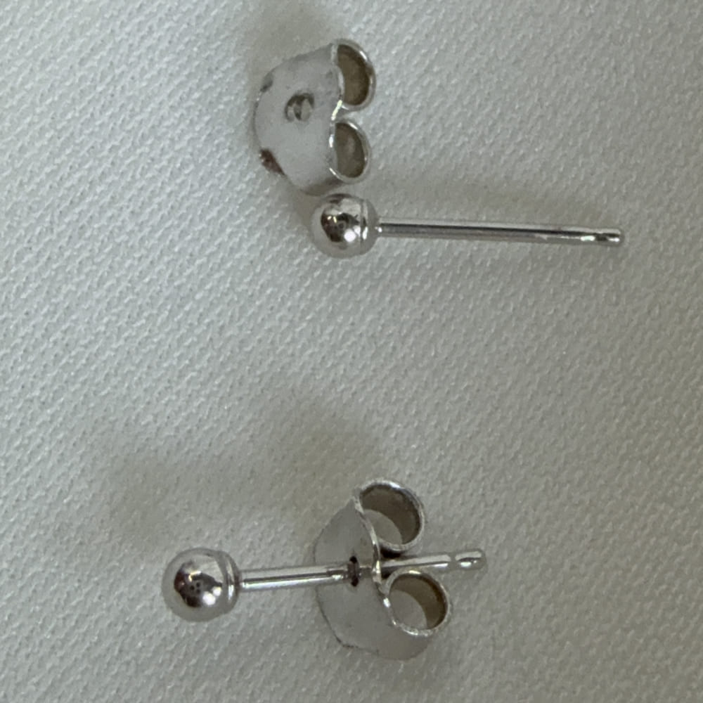 直輸入 14K ホワイトゴールド スタッズピアス 2mm ST780｜資産価値ある本物を日常＆ギフトに 生涯買取保証付