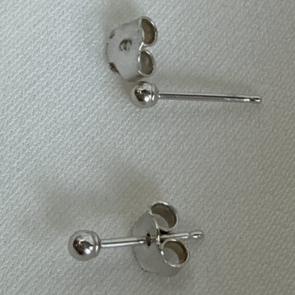 直輸入 14K ホワイトゴールド スタッズピアス 2mm ST780｜資産価値ある本物を日常＆ギフトに 生涯買取保証付