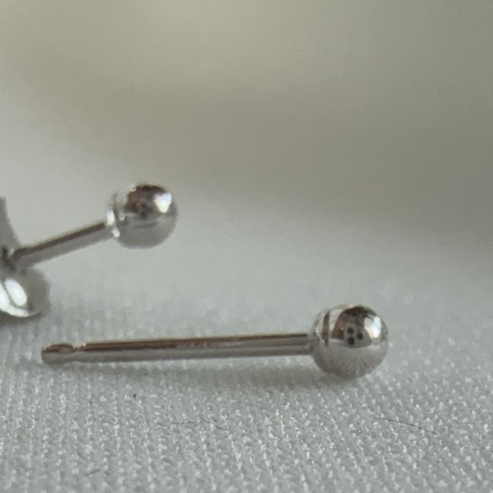 直輸入 14K ホワイトゴールド スタッズピアス 2mm ST780｜資産価値ある本物を日常＆ギフトに 生涯買取保証付