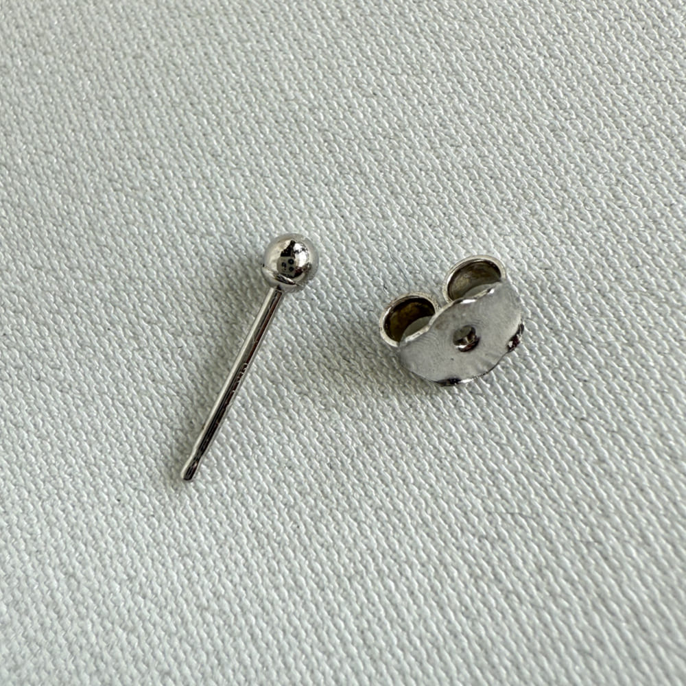 直輸入 14K ホワイトゴールド スタッズピアス 2mm ST780｜資産価値ある本物を日常＆ギフトに 生涯買取保証付