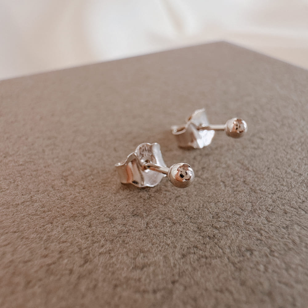 直輸入 14K ホワイトゴールド スタッズピアス 2mm ST780｜資産価値ある本物を日常＆ギフトに 生涯買取保証付