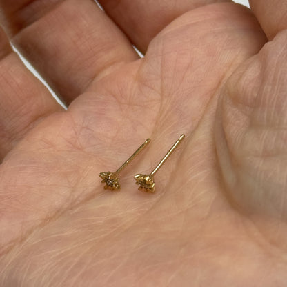 14K イエローゴールド コンパススターピアス ダイヤモンド付き スタッドピアス つけっぱなしOK ギフトにもおすすめ ARTAUM輸入セレクト MTF-2006