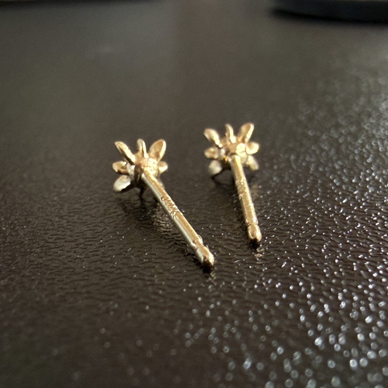 14K イエローゴールド コンパススターピアス ダイヤモンド付き スタッドピアス つけっぱなしOK ギフトにもおすすめ ARTAUM輸入セレクト MTF-2006