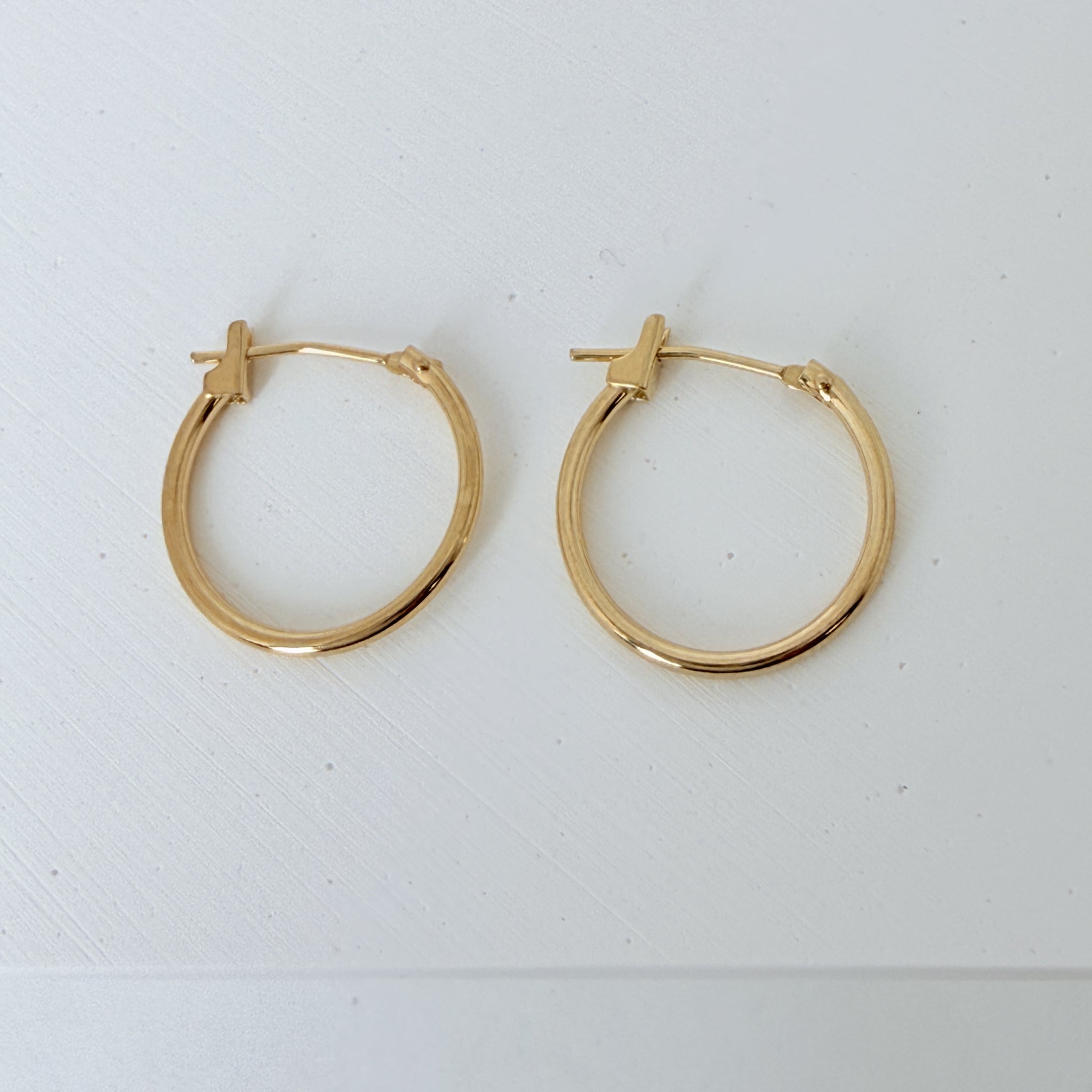 LA直輸入 14K イエローゴールド 16mm ラウンドフープピアス シンプル 1.2mm ラウンドチューブ クリックフープ 本物ゴールド ピアス