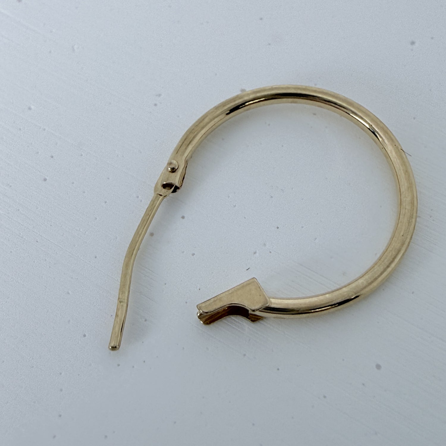 LA直輸入 14K イエローゴールド 16mm ラウンドフープピアス シンプル 1.2mm ラウンドチューブ クリックフープ 本物ゴールド ピアス