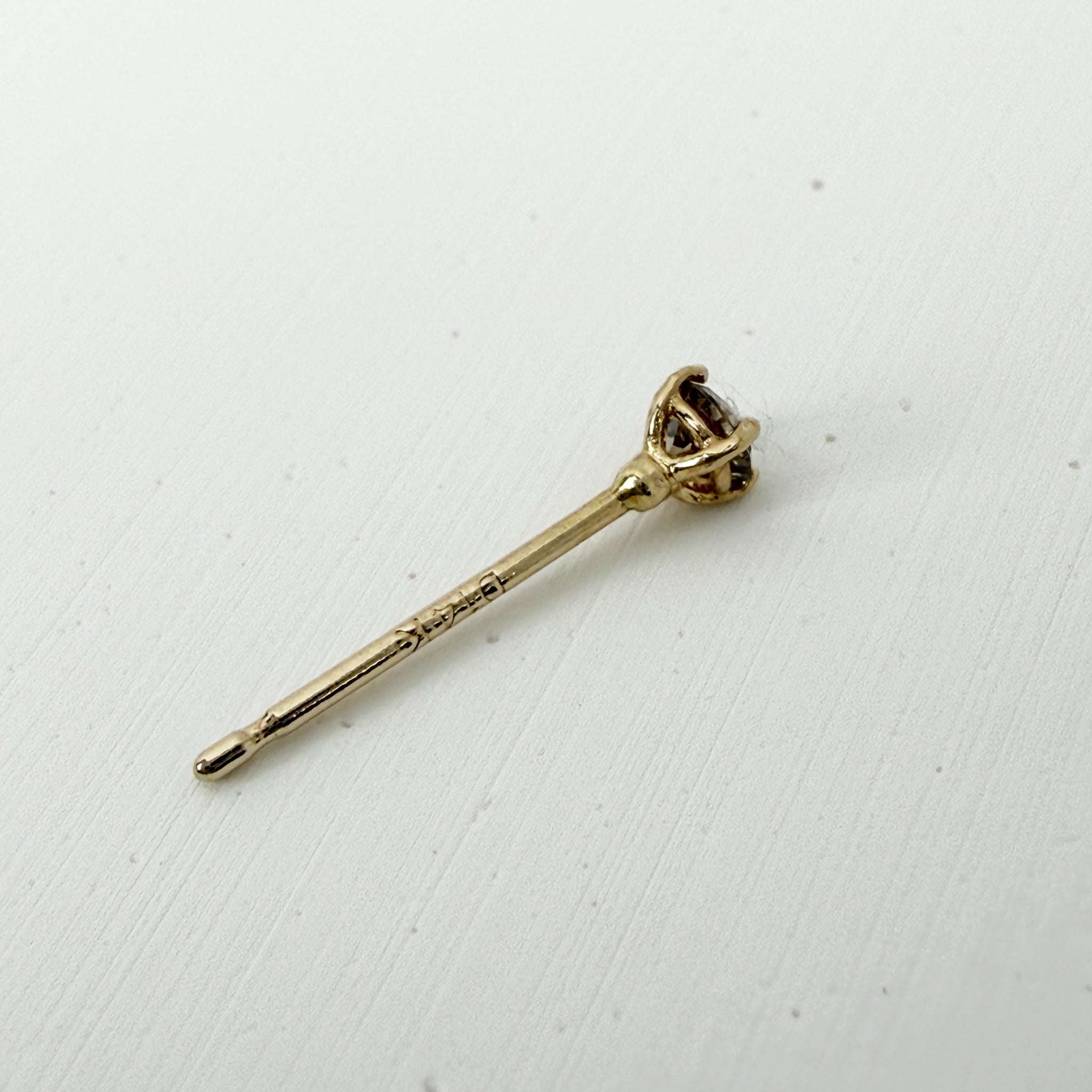 ARTAUM 14K イエローゴールド ソリティアスタッドピアス ダイヤモンド 2.5mm 1個売り ユニセックス 資産価値 ギフト対応 MTF-2039