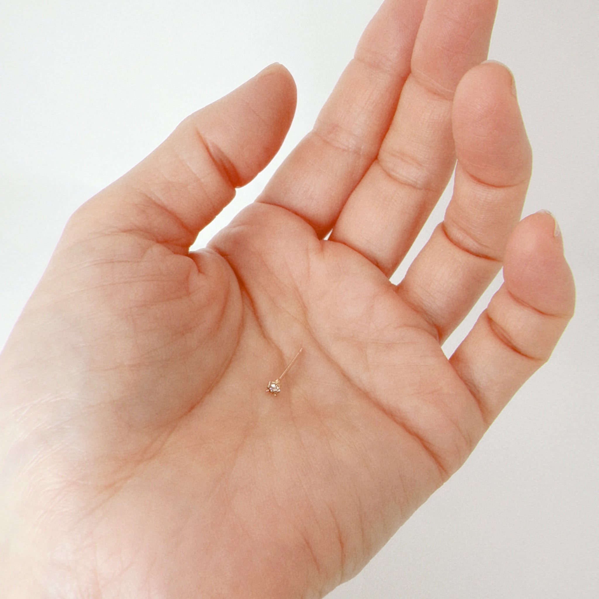 ARTAUM 14K イエローゴールド ソリティアスタッドピアス ダイヤモンド 2.5mm 1個売り ユニセックス 資産価値 ギフト対応 MTF-2039