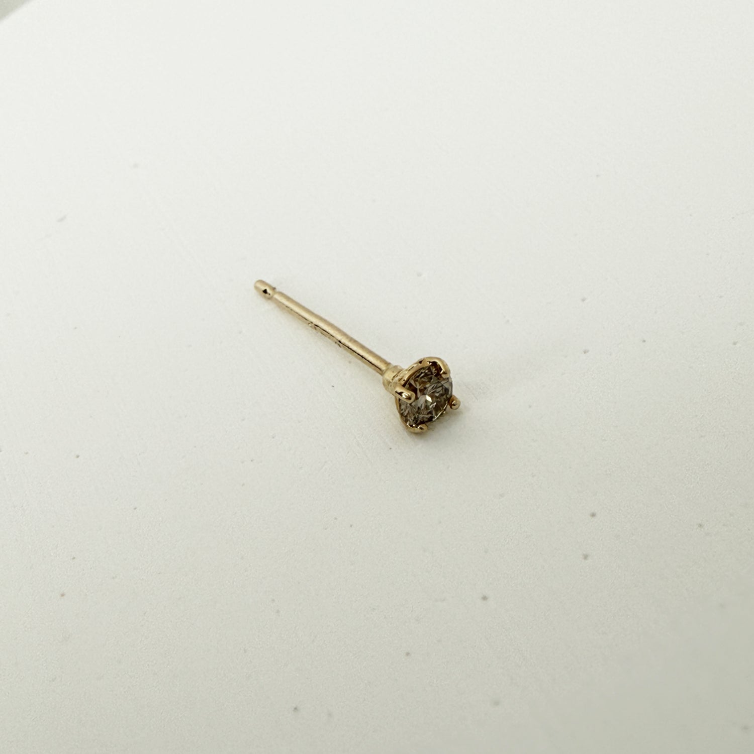 ARTAUM 14K イエローゴールド ソリティアスタッドピアス ダイヤモンド 2.5mm 1個売り ユニセックス 資産価値 ギフト対応 MTF-2039