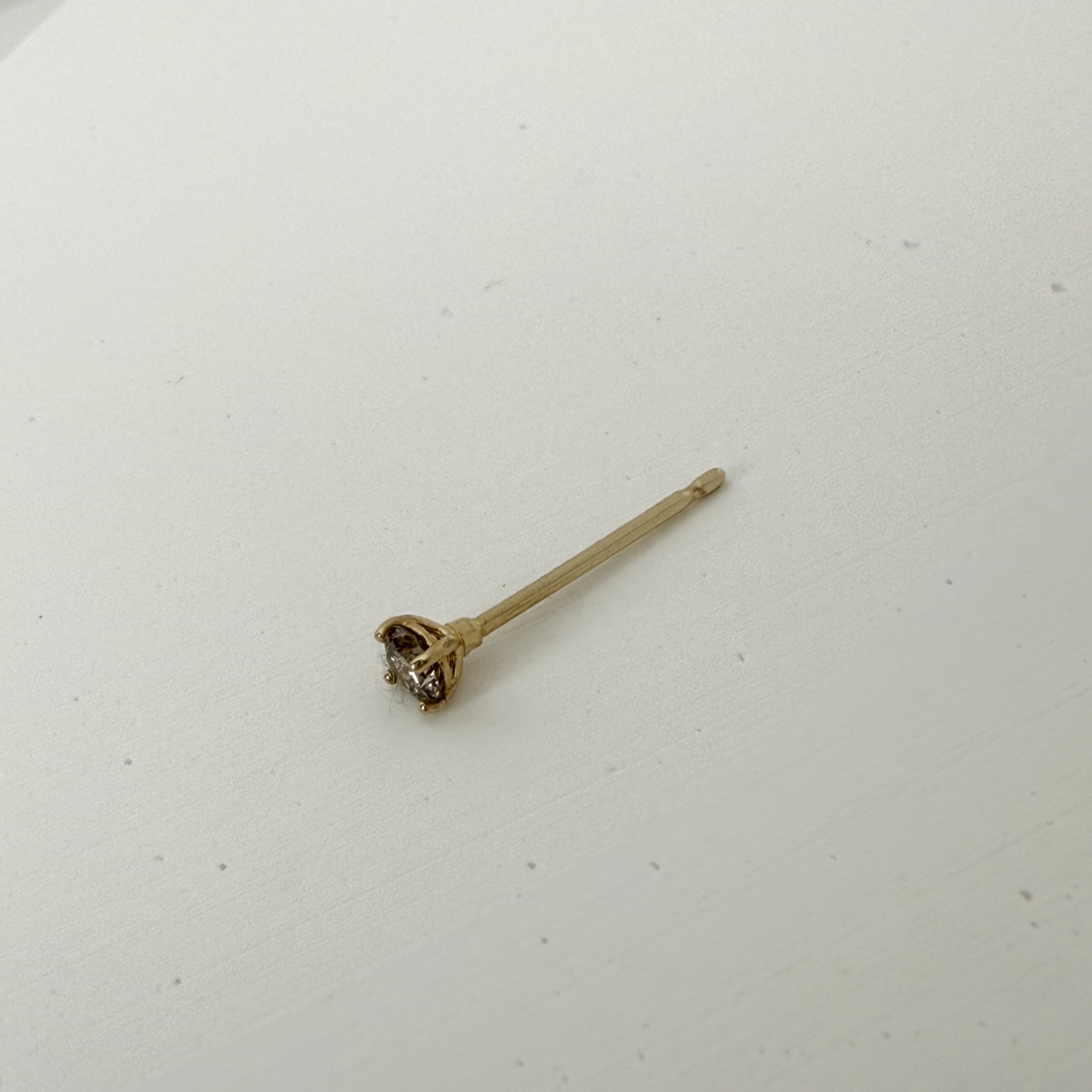 ARTAUM 14K イエローゴールド ソリティアスタッドピアス ダイヤモンド 2.5mm 1個売り ユニセックス 資産価値 ギフト対応 MTF-2039