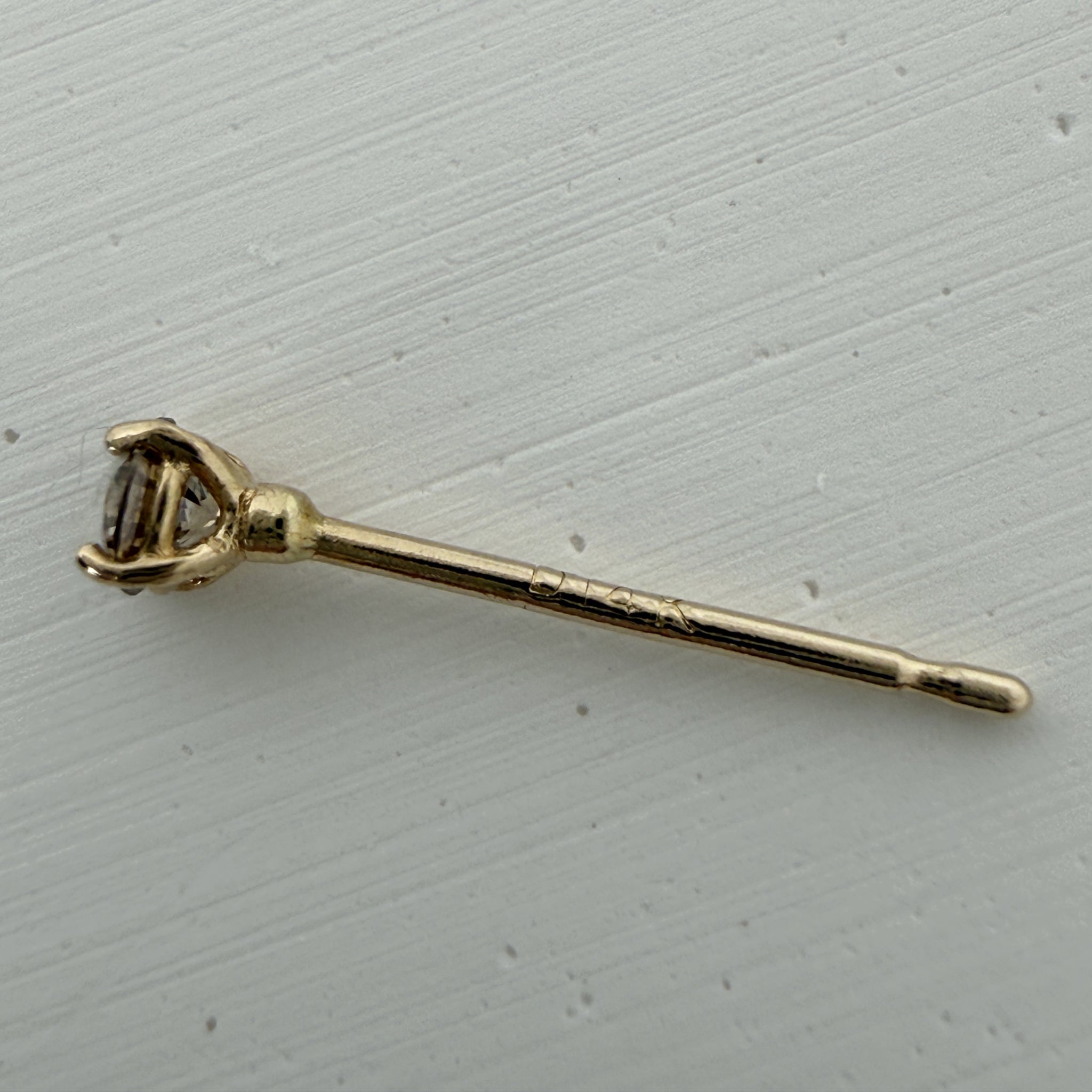 ARTAUM 14K イエローゴールド ソリティアスタッドピアス ダイヤモンド 2.5mm 1個売り ユニセックス 資産価値 ギフト対応 MTF-2039