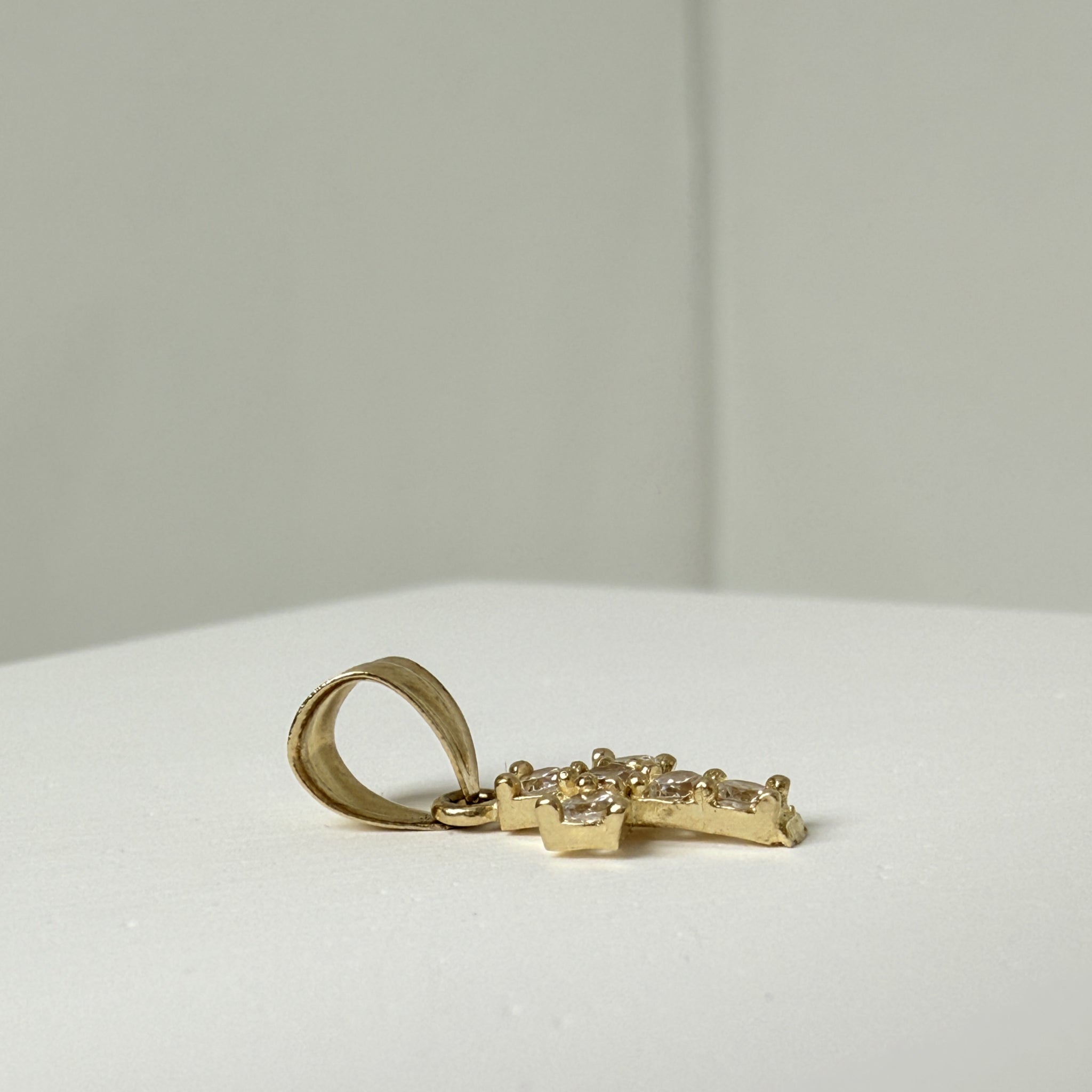 LA直輸入14K Gold Cross ペンダントトップ NE046 キュービックジルコニア 小ぶりクロス ユニセックス 本物の金 デイリー対応 ギフト 永久買い取り保証