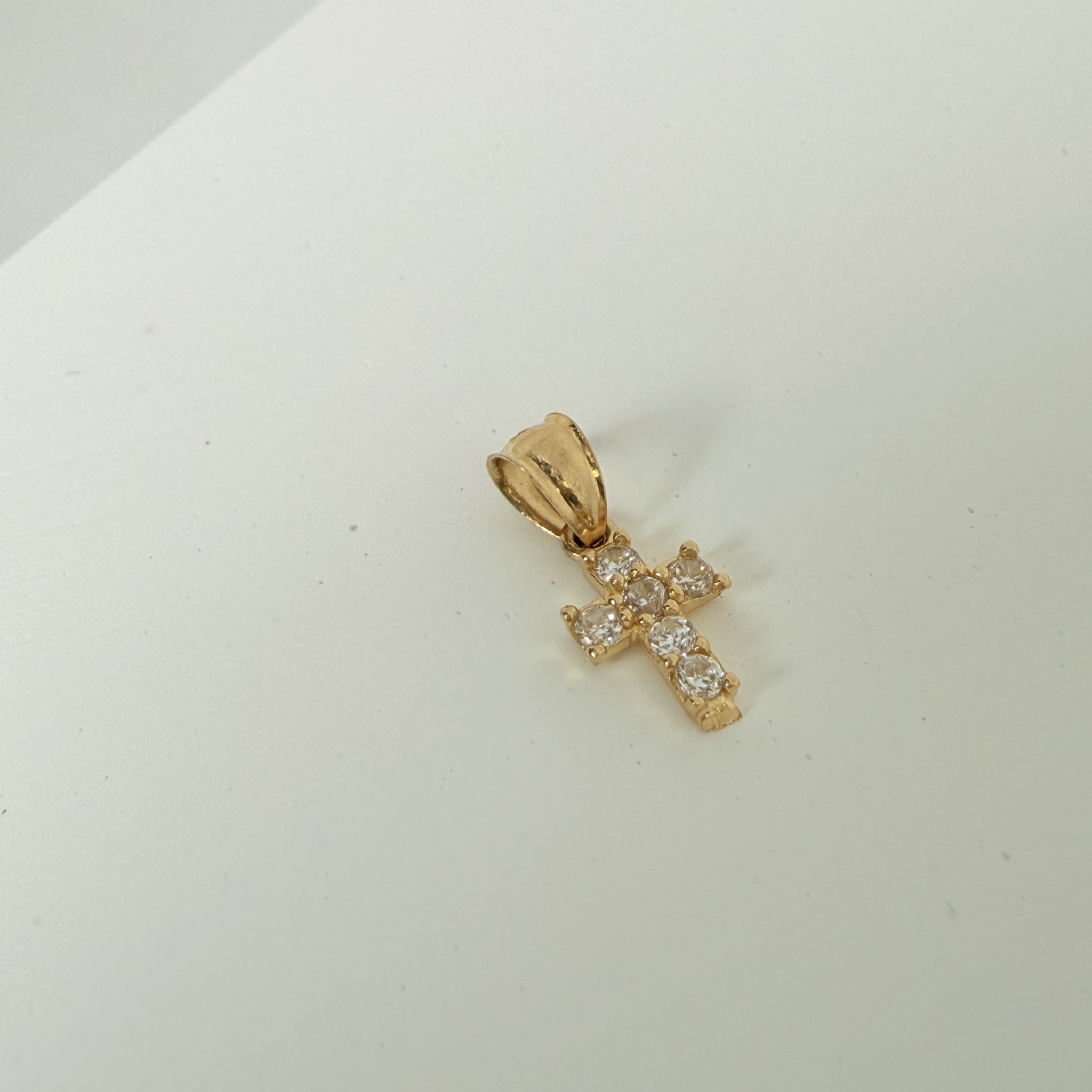 LA直輸入14K Gold Cross ペンダントトップ NE046 キュービックジルコニア 小ぶりクロス ユニセックス 本物の金 デイリー対応 ギフト 永久買い取り保証